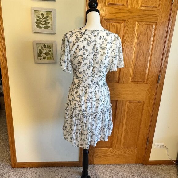 Lulus Women's M White Floral Bohemian Mini Dress Short Sleeve V-Neck - Picture 4 of 8